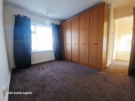 3 bedroom semi-detached house to rent - Photo 2