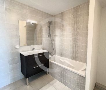 Location Appartement 3 pièces 65m² SETE 34200 - Photo 3