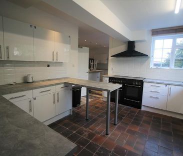 1 bedroom in a house share to rent - Photo 3