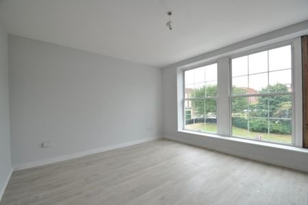 1 bedroom Apartment - Stonebank, Welwyn Garden City - Photo 4