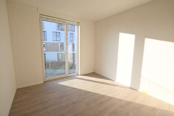 RUIM (105,99m²) & LICHTRIJK 2-slpkm app nabij CENTRUM - Photo 1