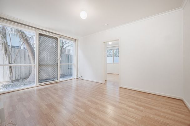 2/465 Brunswick Road, Brunswick West VIC 3055 - Photo 1