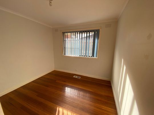 26 Ridge Drive, Avondale Heights VIC 3034 - Photo 1