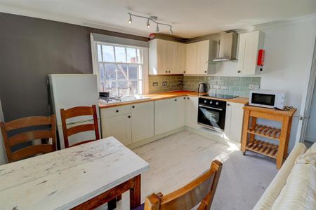 1 bedroom flat to rent - Photo 2