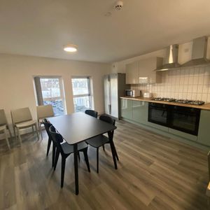 Grove House, Plymouth - Photo 2