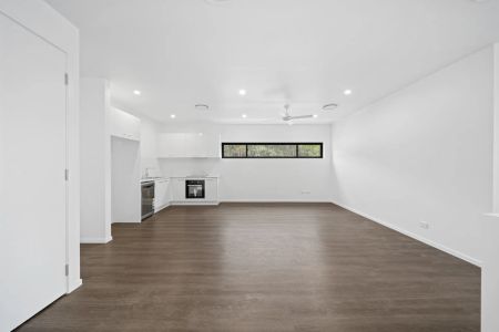 2 Bedroom Unit in convenient location - Photo 3