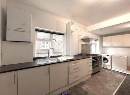 6 bedroom terraced house to rent - Photo 4