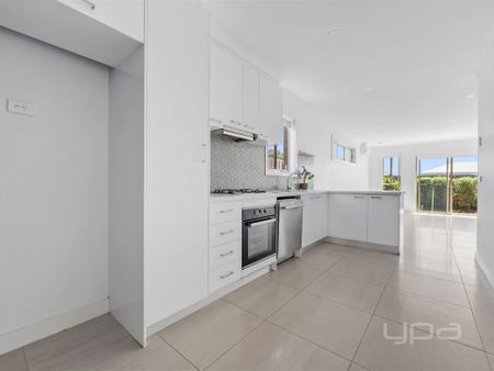Stylish Living in Weir Views - Photo 3