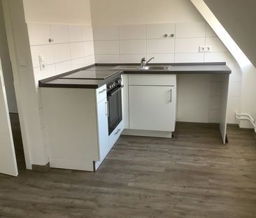 Schöne Wohnung: niedliche 2,5-Zimmer- Dachgeschoss- Wohnung sofort ... - Photo 3