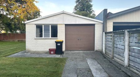 3 Bed, Lansdowne - Photo 2