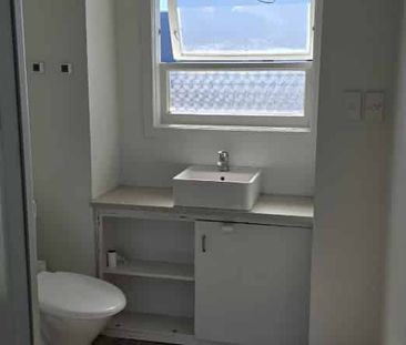 Two Bedroom Apartment in the city - Photo 3