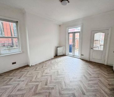 3 bedroom end of terrace house to rent - Photo 1
