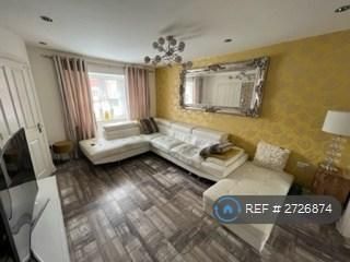 4 bedroom detached house to rent - Photo 2