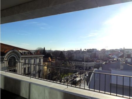 4 bedroom luxury Flat for rent in Lisbon - Photo 2