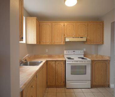 For Lease - 64 Holland Street Unit# Upper 1, Bradford West Gwillimb... - Photo 6