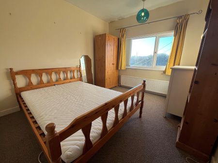 Kirkstall Road, Leeds - Photo 2