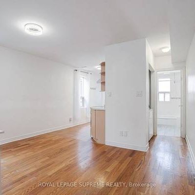 WALK UP SPACIOUS 2 BEDS 1 BATH ENSUITE LAUNDRY - Photo 4