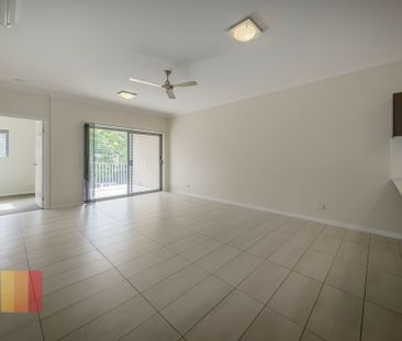 MODERN 2 BEDROOM UNIT IN CENTRAL LOCATION - Photo 3