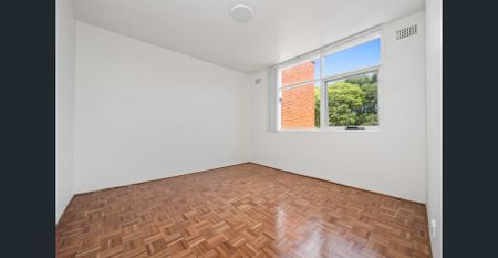 Bright, Renovated Two-Bedroom Apartment in a Prime Location - Photo 5