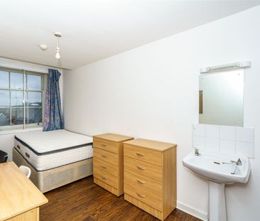 6 bed apartment to rent in Clayton Street West, Newcastle Upon Tyne... - Photo 5