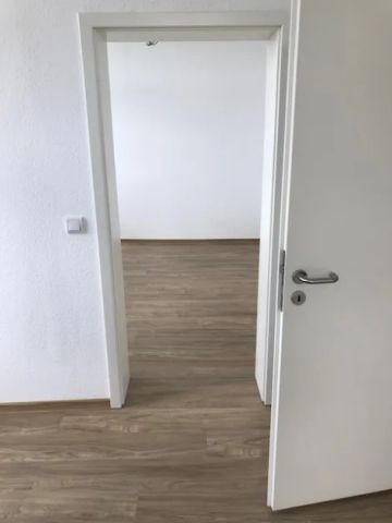 O189W3: Große 3-Raum Wohnung mit 2 Bädern und Gäste WC - Garage möglich - Foto 3