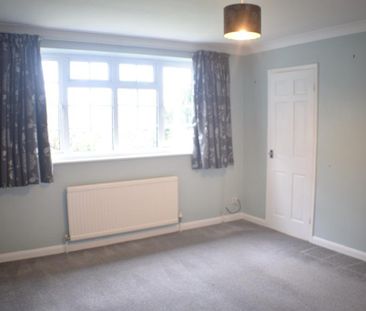 4 bedroom detached house to rent - Photo 3
