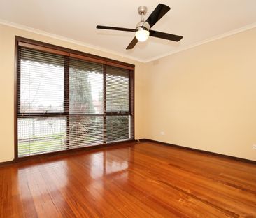 Spacious and Bright 3-Bedroom Home in Epping - Photo 3
