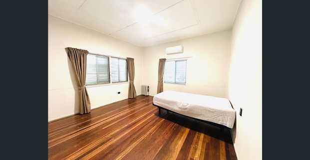 Partially Furnished 🏡 8 Burnett Street, Berserker – Rockhampton - Spacious Family Home and Yard - Photo 1