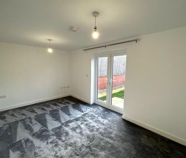 2 bedroom semi-detached house to rent - Photo 2