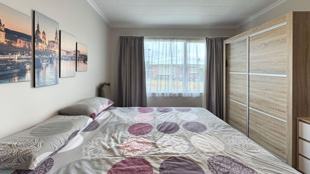 Raumati Beach - 2 Bedrooms - Photo 1