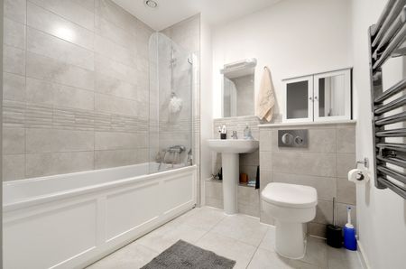 1 Bed Flat, Kempton House, TW8 - Photo 4