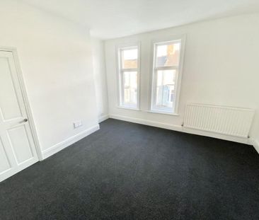 4 bedroom terraced house to rent - Photo 3