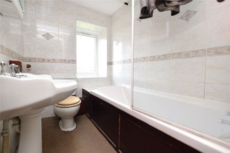 28, Warley View, Rodley, Leeds, LS13 1DU - Photo 4