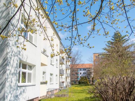 3-Raum-Wohnung mit Tageslichtbad und die Schule im Wohnumfeld - Foto 4