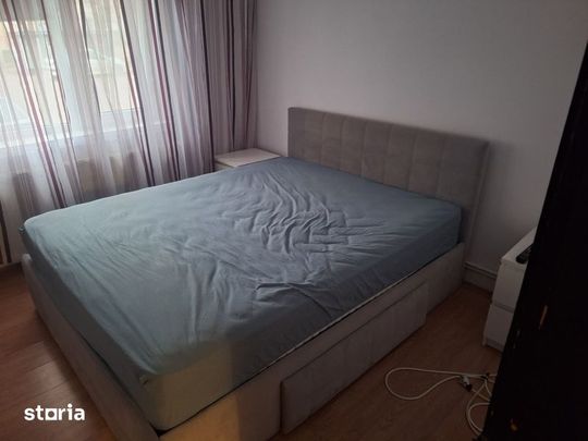 Inchiriez apartament 3 camere - Photo 1