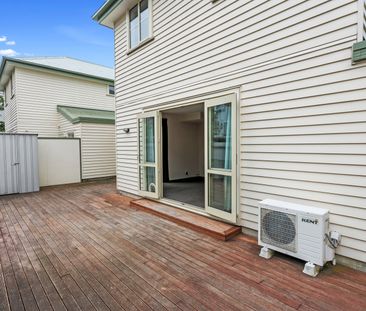 3 Bedroom Insulated Modern Townhouse in Central City - Photo 2