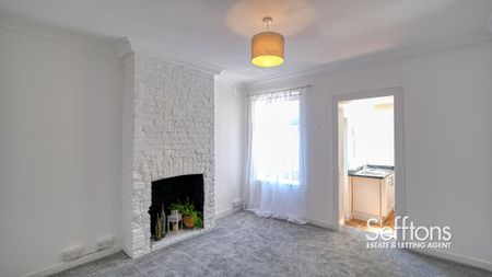 2 bedroom terraced house to rent - Photo 2
