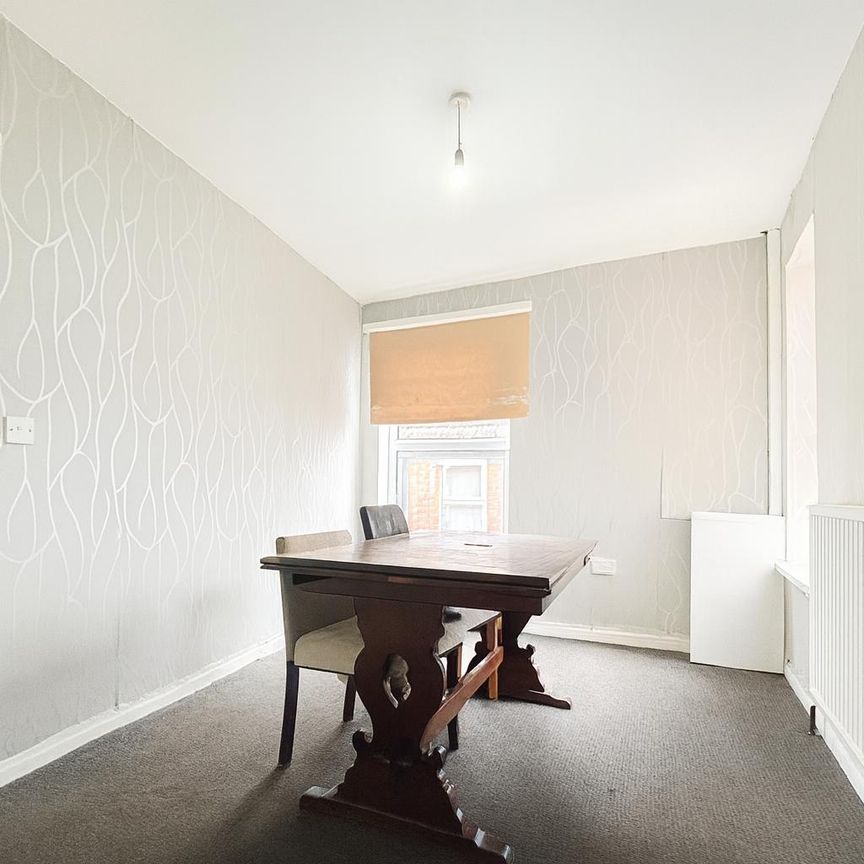 2 Bedroom Flat To Let - HP12 - Photo 1