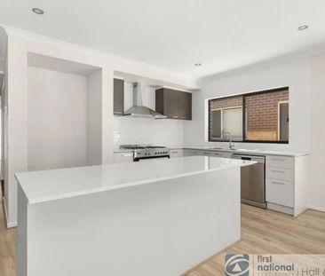 Family home in popular Cornerstone Estate! - Photo 4