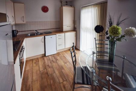 2 bedroom apartment to rent - Photo 4