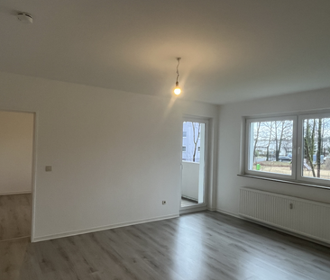 !!Schnell sein!! *Frisch renoviert* Helle 2-Zimmerwohnung mit BALKO... - Photo 4