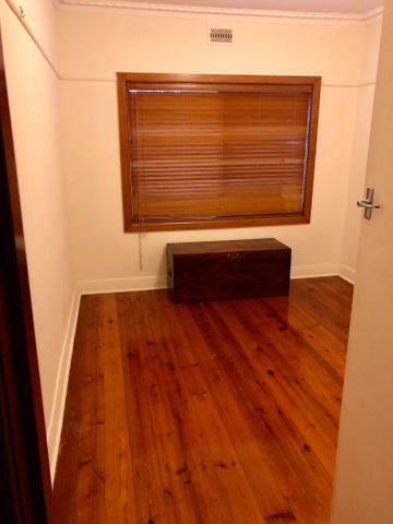 Greensborough - Photo 4