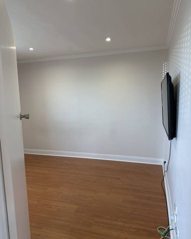 Apartment living without the city hustle and bustle - Photo 2