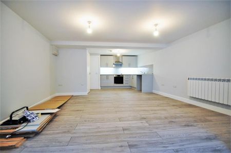 1 bedroom flat to rent - Photo 2