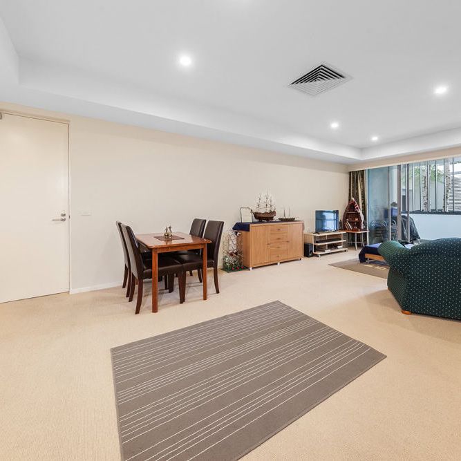 Spacious Two Bedroom Unit - Photo 1