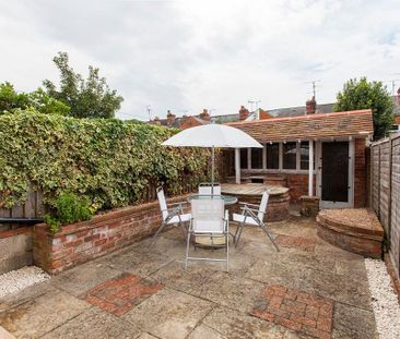 3 bedroom terraced house to rent - Photo 1