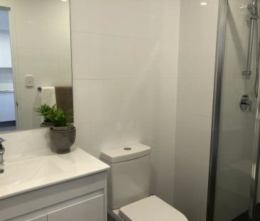 “Modern & Architecturally Designed Apartment in the Heart of Bankst... - Photo 5