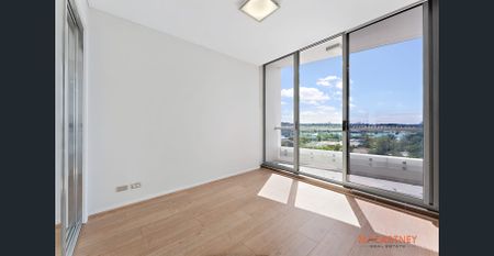 2 BEDROOM APARTMENT WITH SPECTACULAR WATER AND CITY VIEWS! | Unfurnished - Photo 3