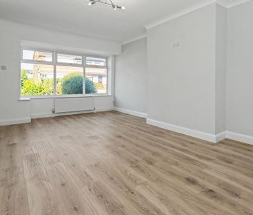 3 bedroom semi-detached bungalow to rent - Photo 2