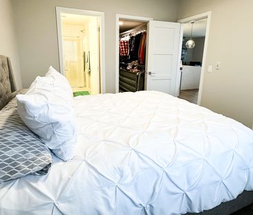 Luxury Furnished Condo In Aspen Woods | 2 Bed 2 Bath | Parking. - Photo 6